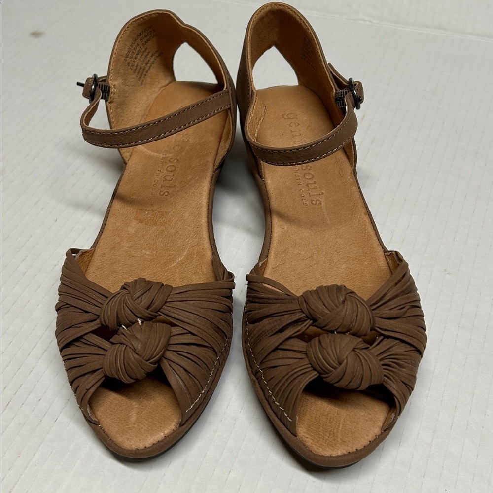 Gentle Souls Tan Women's Sandals By Kenneth Cole